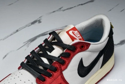 Room Home Trophy Low Jordan 1 OG Retro 1029